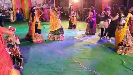 गरबा-डांडिया रास में श्रद्धा के साथ झूमा शहर