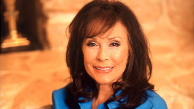 VOICI : Mort de Loretta Lynn : la chanteuse de musique country est décédée à l'âge de 90 ans