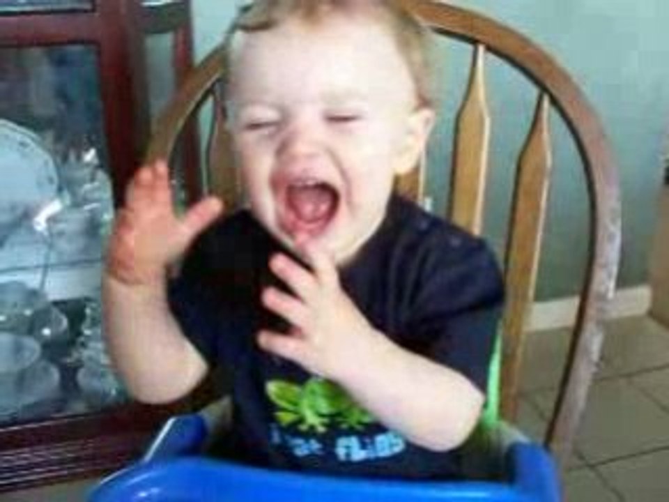 100_1579NoahClaps