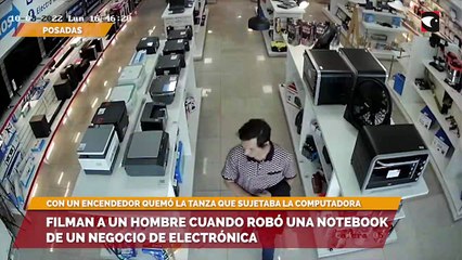 Filman a un hombre cuando robó una notebook de un negocio de electrónica