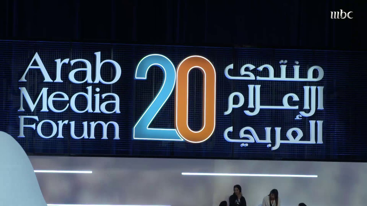 منى بوسمرة رئيسة التحرير المسؤول لصحيفة البيان للصدى: أقدم التهاني لصدى الملاعب بعد هذا التكريم المستحق بجدارة.. لأنه برنامج لكل الدول من حيث المحتوى والمضمون والضيوف والأفكار