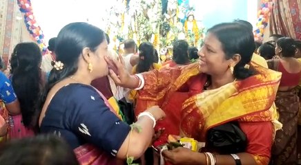 বিজয়ায় দেবীর ঘরে ফেরার পালা | Oneindia Bengali