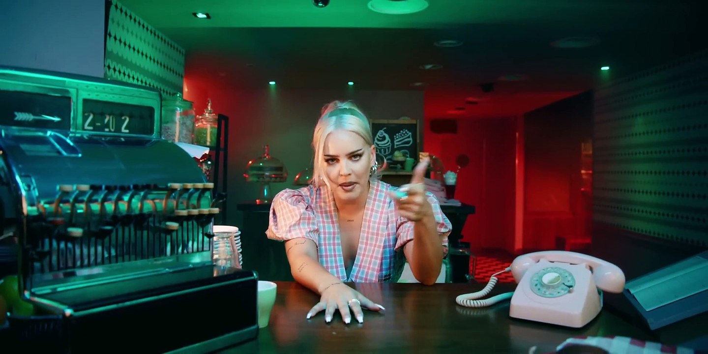 Anne-Marie x Aitch - PSYCHO (Official Video)