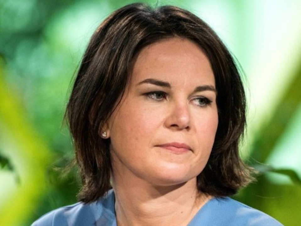 Baerbock abgestürzt: Dieser Politiker ist jetzt der beliebteste