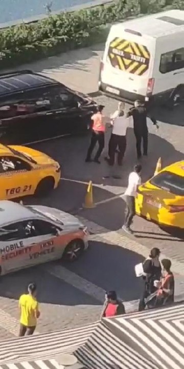 Son dakika haber | Sarıyer'de ağlayan çocuğuna aldırmayan yolcu, taksiciye silah doğrulttu