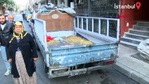 Zabıta ekipleri seyyar satıcıya ailesinin yanında tokat attı