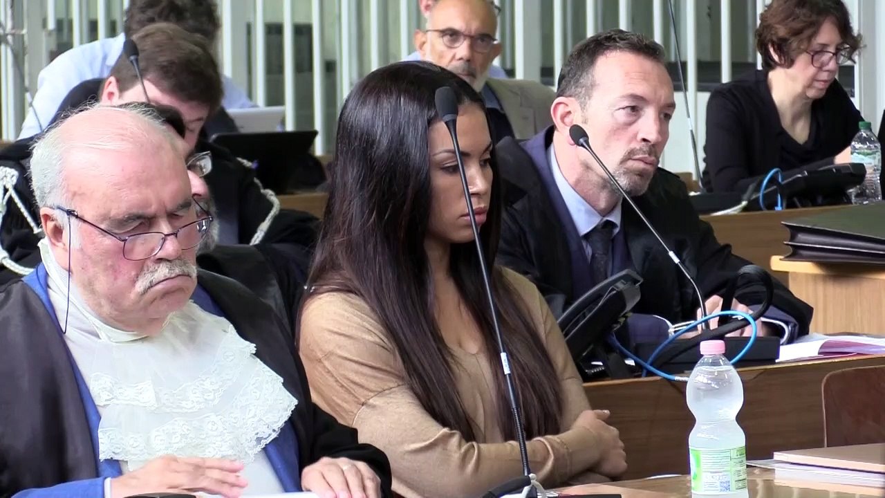 Ruby ter, Karima El Mahroug torna in aula a sorpresa: "Mai fatto sesso con Silvio Berlusconi"