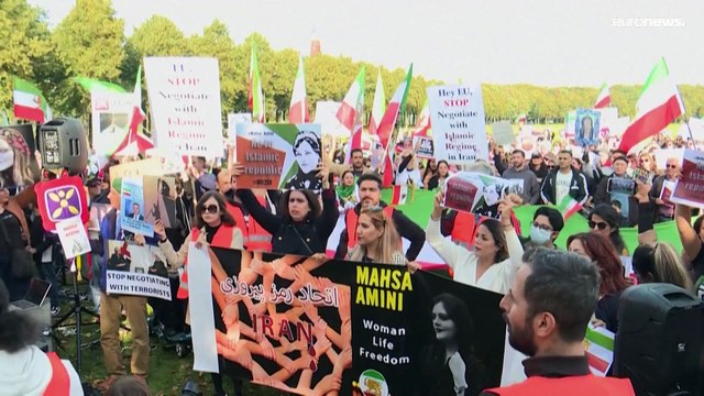 Iran protests: MEP cuts off hair to show solidarity with women protesting death of Mahsa Amini