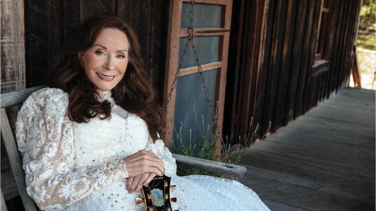GALA VIDÉO - Loretta Lynn est morte : la star de la musique country avait 90 ans