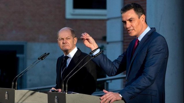 Sánchez y Scholz refuerzan el eje hispano-alemán en un momento de incertidumbre europea