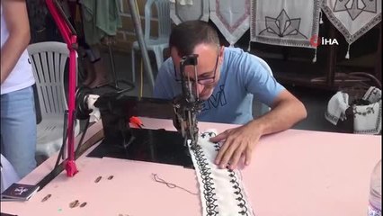 148 yıllık makinasıyla 29 yıldır sanatını icra ediyor