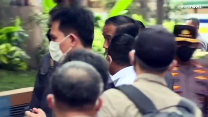 Индонезия: президент посетил пострадавших в давке на стадионе