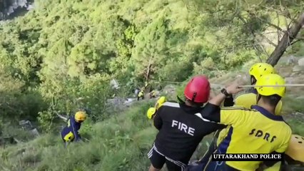 عشرات الضحايا في حادث سقوط حافلة في جرف في الهند