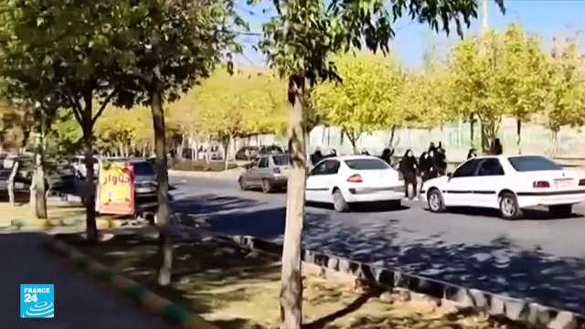 بسبب قمع الاحتجاجات..عقوبات على إيران