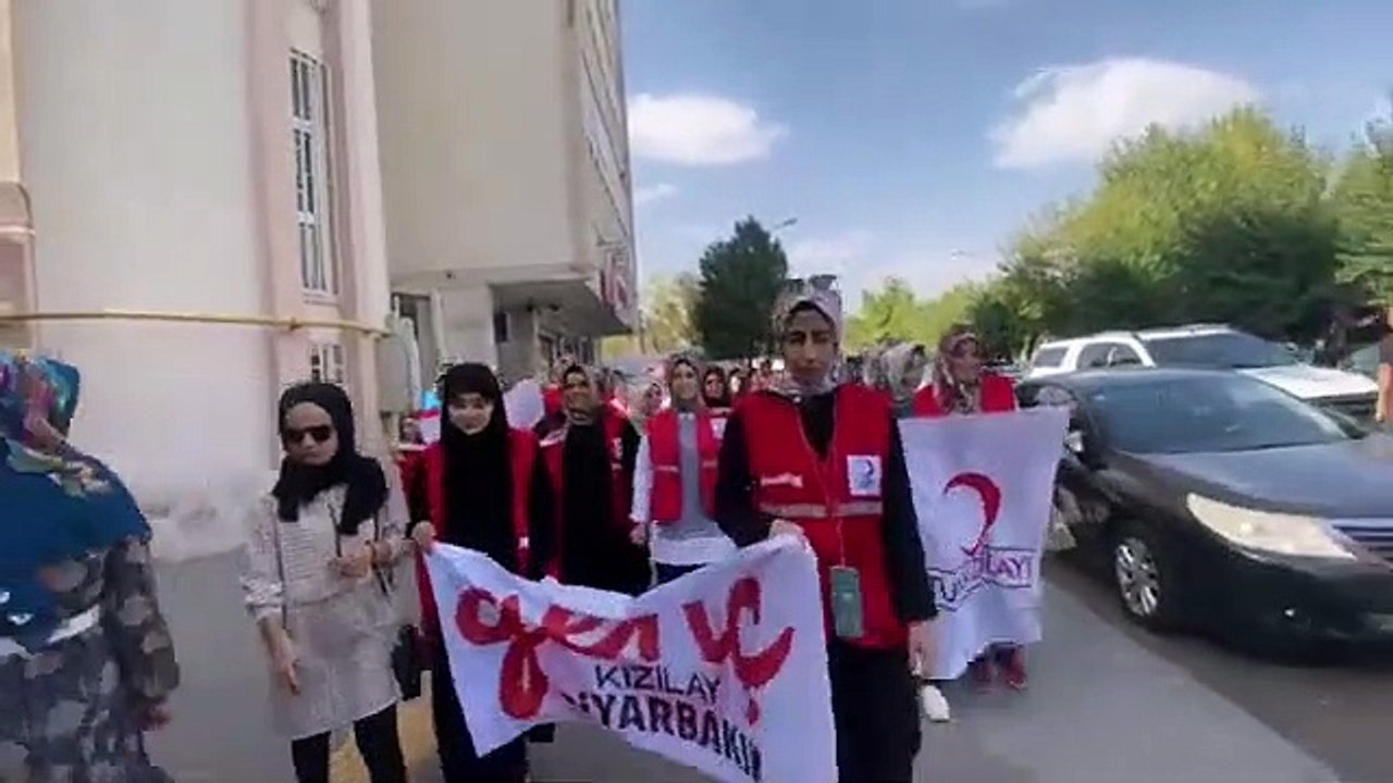 Kızılay Diyarbakır’dan “Sağlığa Yürüyoruz” etkinliği