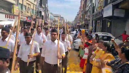 घोष की धुन पर निकला पथसंचलन, फूलों की बरसात से हुआ स्वागत