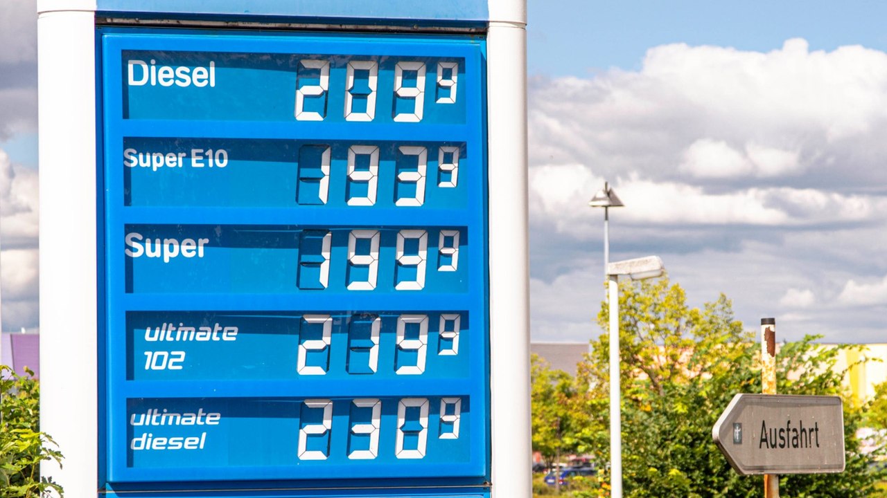 Diesel wieder über zwei euro - benzinpreis stagniert