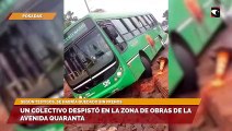 Un colectivo despistó en la zona de obras de la avenida Quaranta