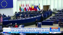 Diputada del Parlamento Europeo se corta el pelo en apoyo a las mujeres iraníes