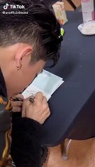 MONO nắn nót kí tên tặng fan