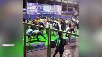 BENTROK ANTAR SUPORTER FUTSAL GARA-GARA SALING EJEK