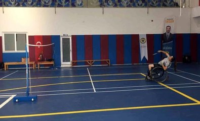 Engelleri spor yaparak aştı