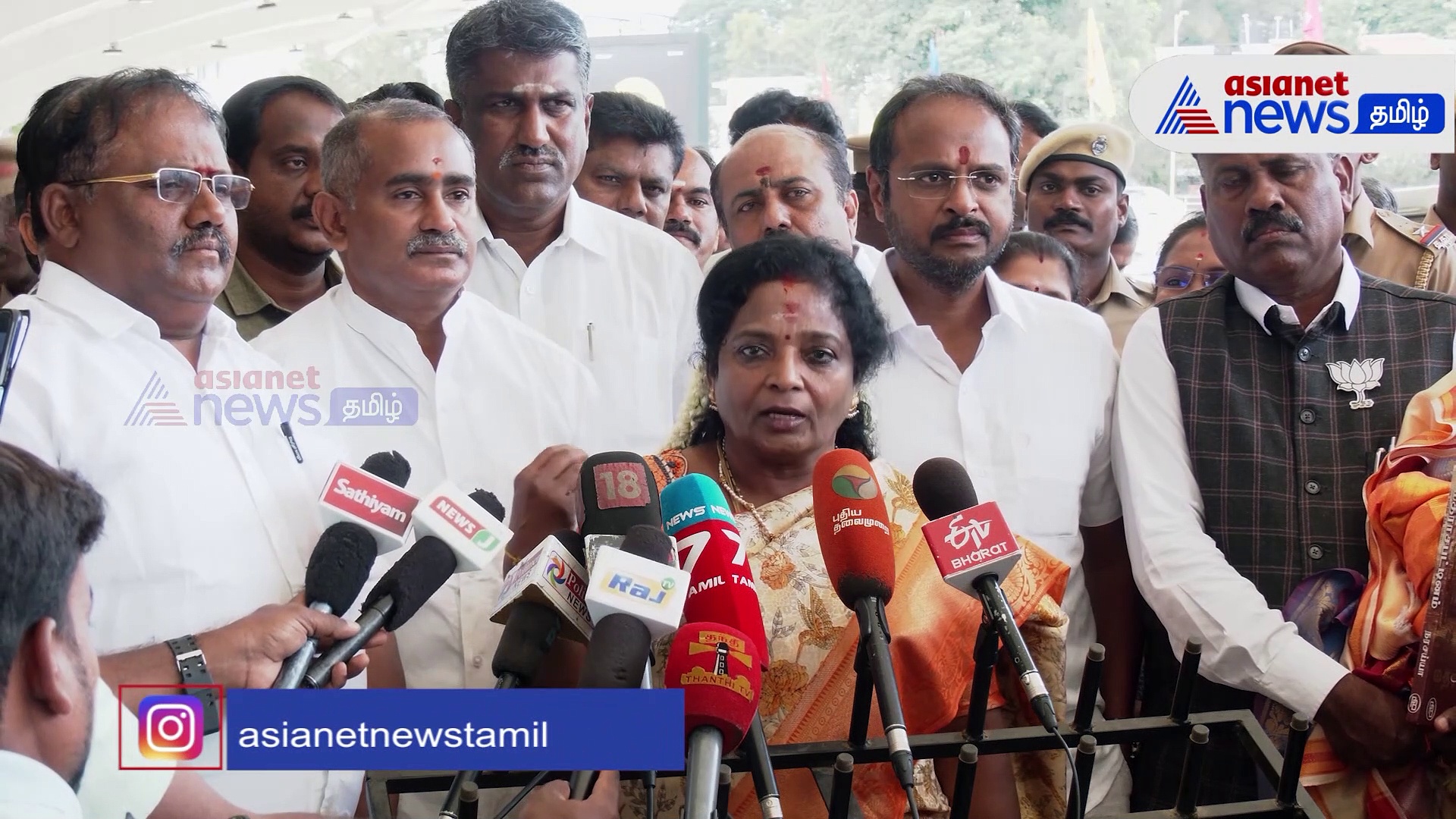 இந்து மத அடையாளங்களை மறைக்க முயற்சிக்க வேண்டாம்; தமிழிசை கோரிக்கை