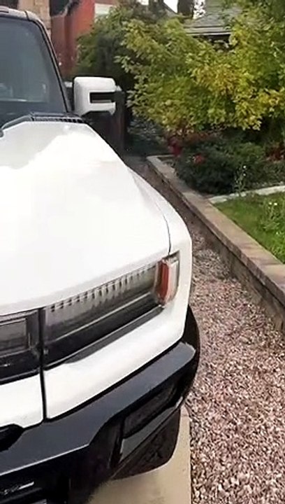 Il découvre qu'il faut 4 jours pour recharger totalement son GMC Hummer 2023