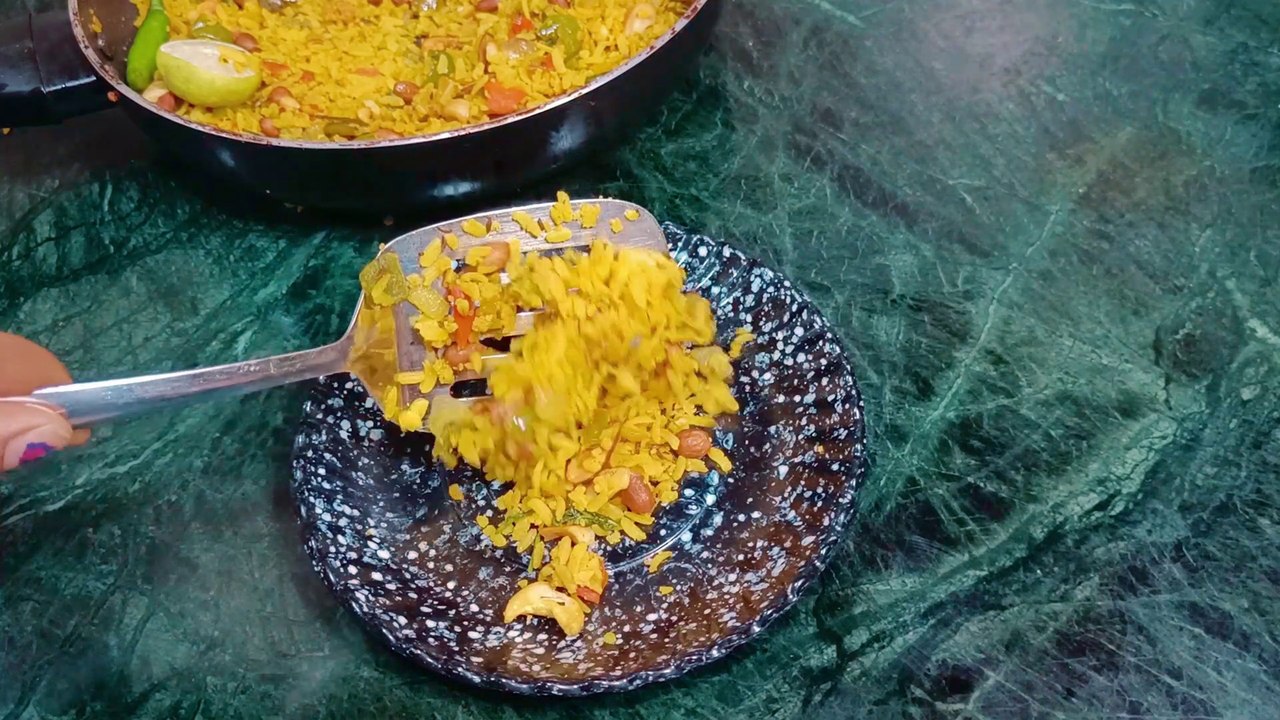 पोहा का झटपट टेस्टी नाश्ता आप ऐसे बनाएंगे तो सब तारीफ करेंगे | poha ka nashta - poha recipe in hindi