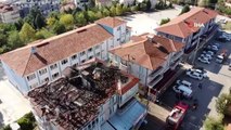 Sakarya haberi | Sakarya'da 3 katlı binanın çatı katı küle döndü