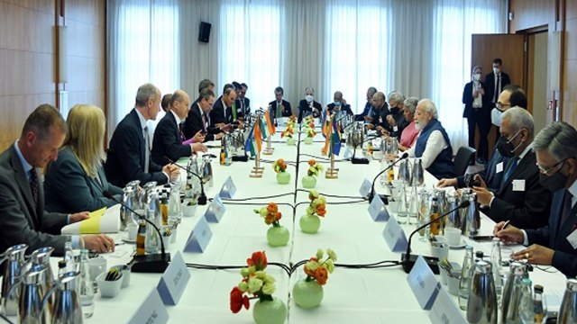 ఇకపై కొత్త ఉద్యోగాలు కష్టం అంటున్న ఐటీ కంపెనీల సీఈవోలు... *Businessnews | Telugu OneIndia