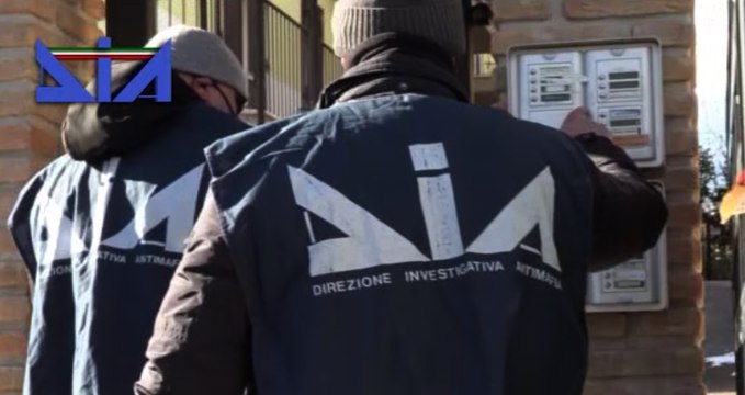 Giugliano (NA) - Sequestrata impresa edile del clan Mallardo intestata a prestanome (06.10.22)