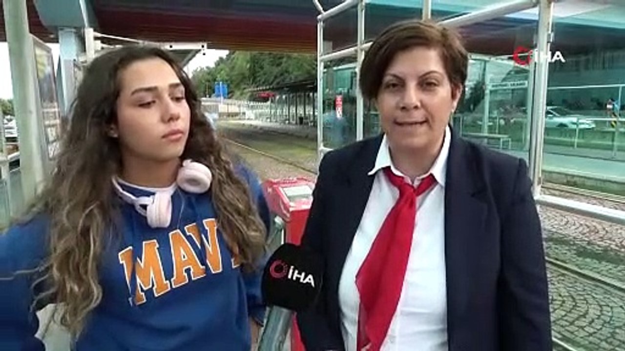Kulaklıkla yürürken tren çarptı! O anlar kamerada