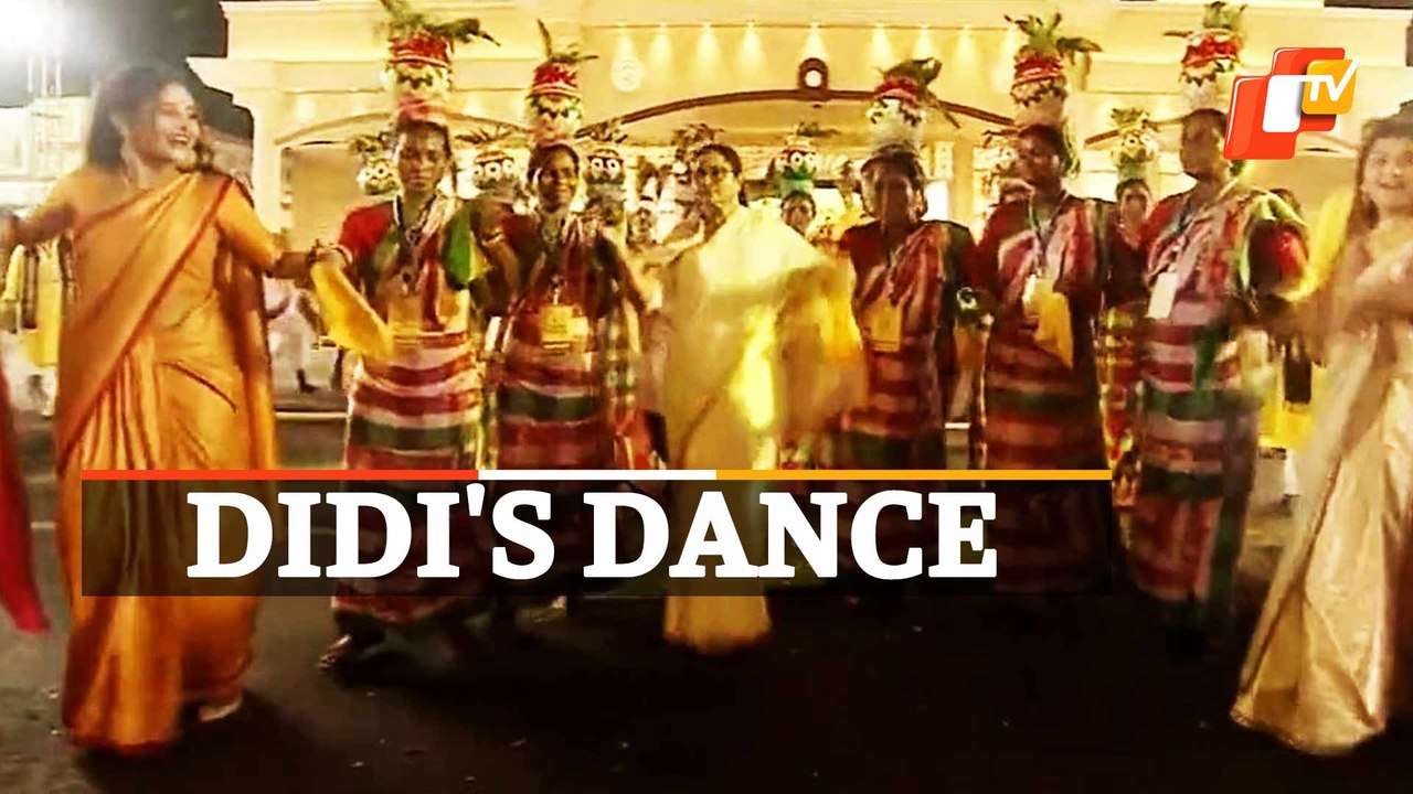 Mamata Banerjee Dances To Tribal Song At Durga Puja Carnival In Kolkata