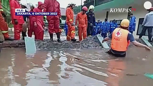Penampakan Banjir Terjang Sekolah MTsN 19 Pondok Labu hingga Robohkan Tembok, 3 Tewas