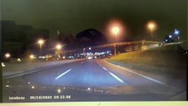Câmera on board flagra cavalos soltos em rodovia no Bairro São Cristóvão