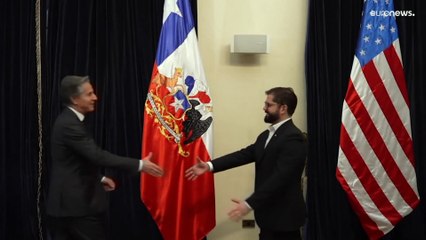 بلينكن يشيد بالتعاون مع الرئيس اليساري الجديد خلال زيارته الأولى لتشيلي