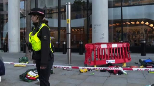 Londra, tre persone accoltellate vicino Liverpool Street Station