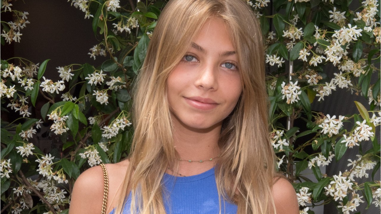 Voici - Jean-Paul Belmondo : Stella Belmondo est-elle proche des six petits-enfants de son père ? Elle répond (1)