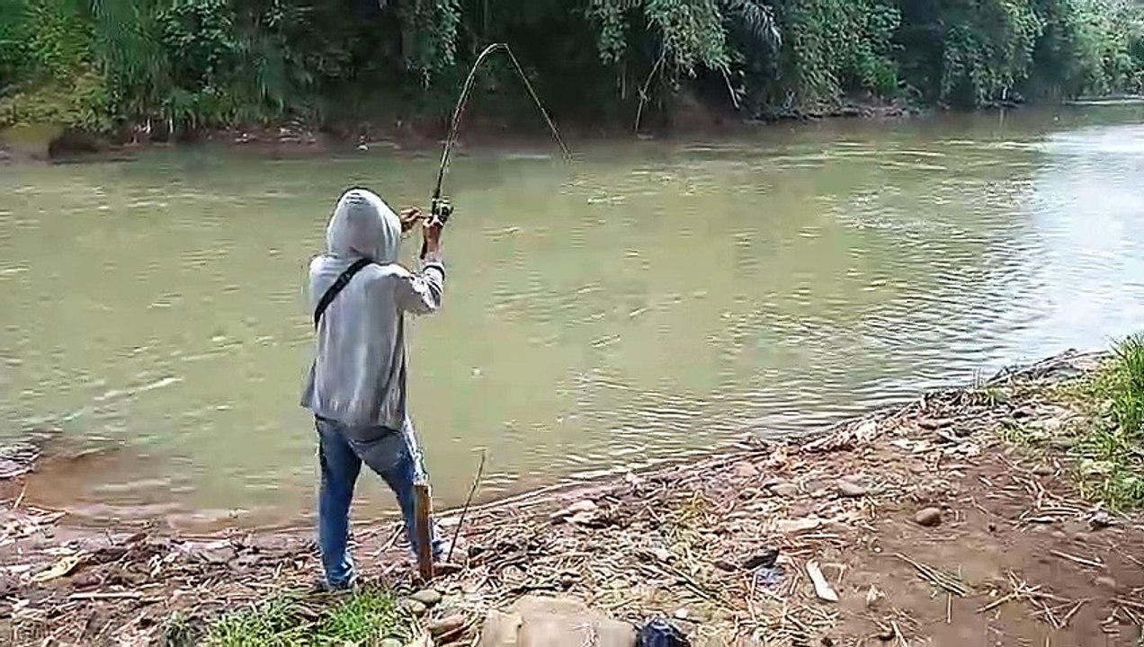 fishing in the river got big fish