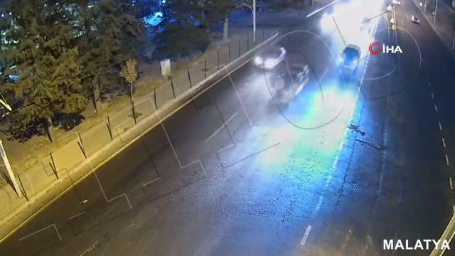 Son dakika haber... Malatya'daki trafik kazaları kameralara yansıdı