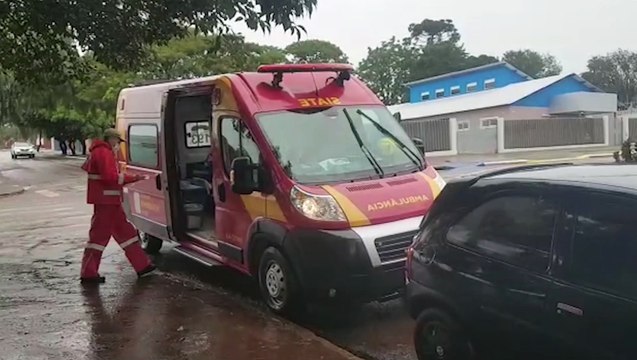 Bombeiros são acionados para atenderem idoso que sofreu queda em bar, mas vítima recusa encaminhamento