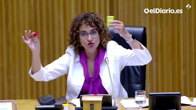 La ministra de Hacienda explica los Presupuestos con caramelos