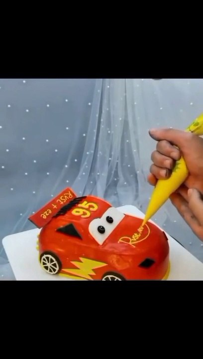 تارتة على شكل سيارة ماكوين و تارتة على شكل منزل Macwin Tart and House Tart
