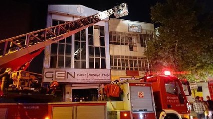 Son dakika haberleri | Döşeme atölyesinde çıkan yangında 4 itfaiye eri ve 1 çalışan yaralandı