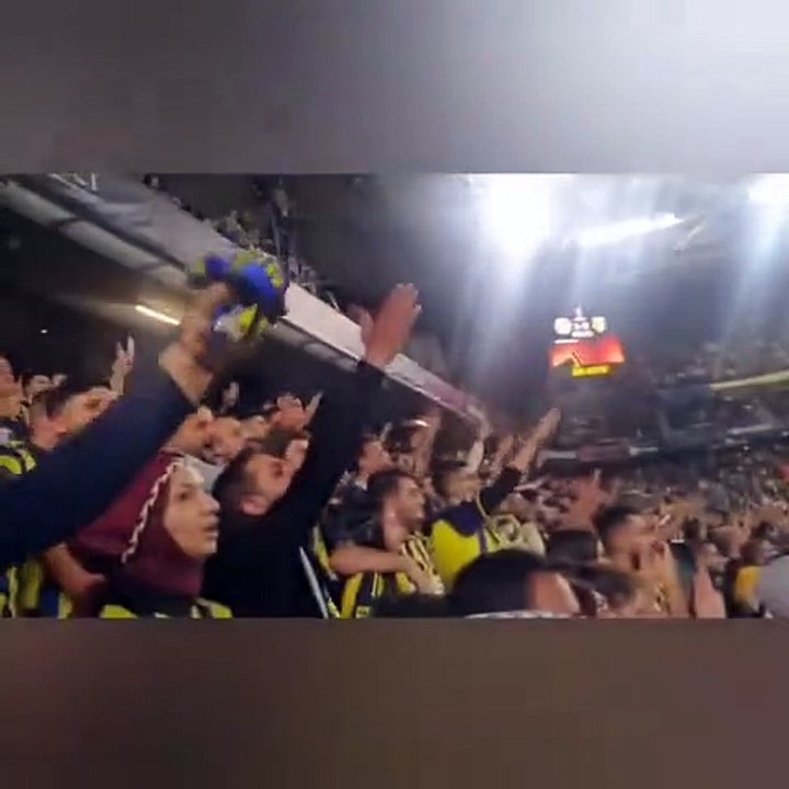 Yunan medyası İstanbul için 'başkent'demişti... Fenerbahçe taraftarın İzmir Marşı'yla cevap verdi