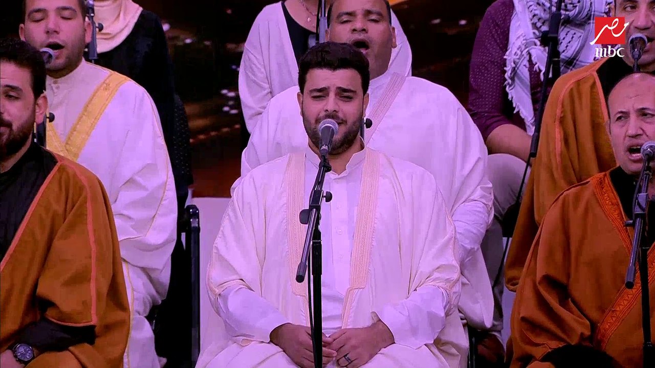 أنشودة نور البدر.. أجمل ما غنت فرقة (سماع) في حب النبي.. تحية كبيرة من شريف عامر