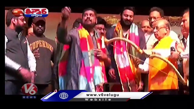 Prabhas Burns Ravan Effigy In Ramlila Maidan _ Ravan Dahan 2022 _ Delhi | V6 Teenmaar (1)