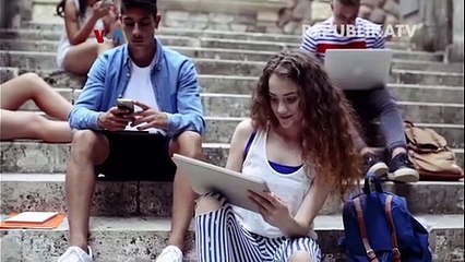 Anak Sibuk Video Singkat, Orangtua Sibuk Grup Chat