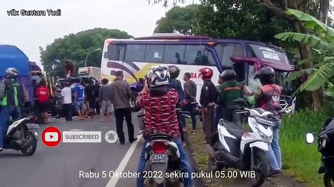 TABRAKAN MAUT BUS VS PICK UP PARAH